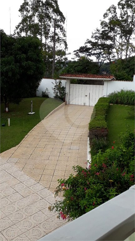 Casa à venda com 3 suítes no condomínio Gleba II, Mairiporã - SP