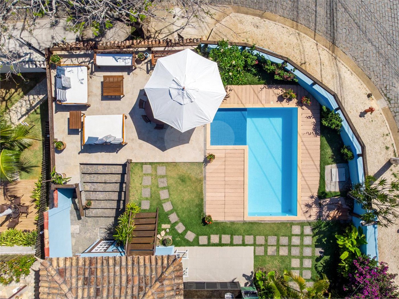 Casa à venda com 5 quartos, sendo 3 suítes, em Geribá, Armação dos Búzios, RJ