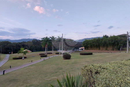 Casa para alugar com 5 quartos, sendo 1 suíte, no condomínio Figueira Garden, Atibaia - SP