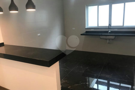 Casa Térrea à venda com 3 quartos em Vila Mazzei, São Paulo, SP