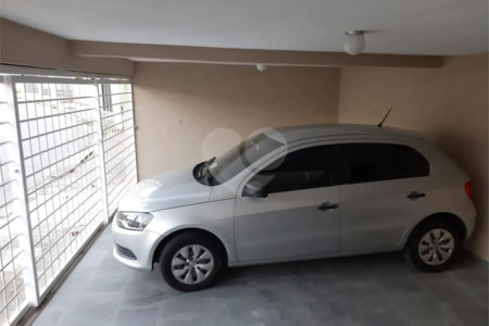Sobrado à venda com 2 quartos em Km 18, Osasco, SP