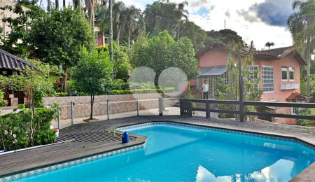 Casa à venda com 6 quartos, sendo 2 suítes,  no condomínio Associação Reserva das Hortênsias, Mairiporã - SP