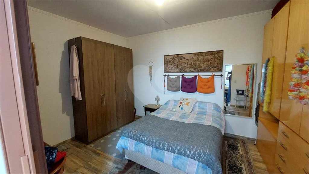 Casa à venda com 3 quartos, sendo 1 suíte,  em Vila Nivi, São Paulo, SP