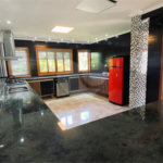 Casa à venda com 5 suítes no condomínio Suíça da Cantareira, Mairiporã - SP