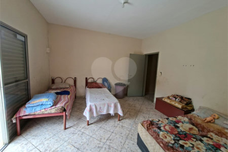 Casa à venda com 4 quartos, sendo 1 suíte,  em Vila Santa Maria, Guarulhos, SP