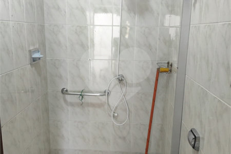 Casa à venda com 4 quartos, sendo 2 suítes, no condomínio Chácara das Rosas, São Paulo - SP