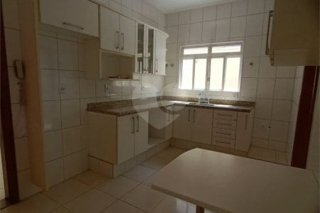 Casa à venda com 4 quartos, sendo 1 suíte, no condomínio Villa Real Ribeirao Preto, Ribeirão Preto - SP