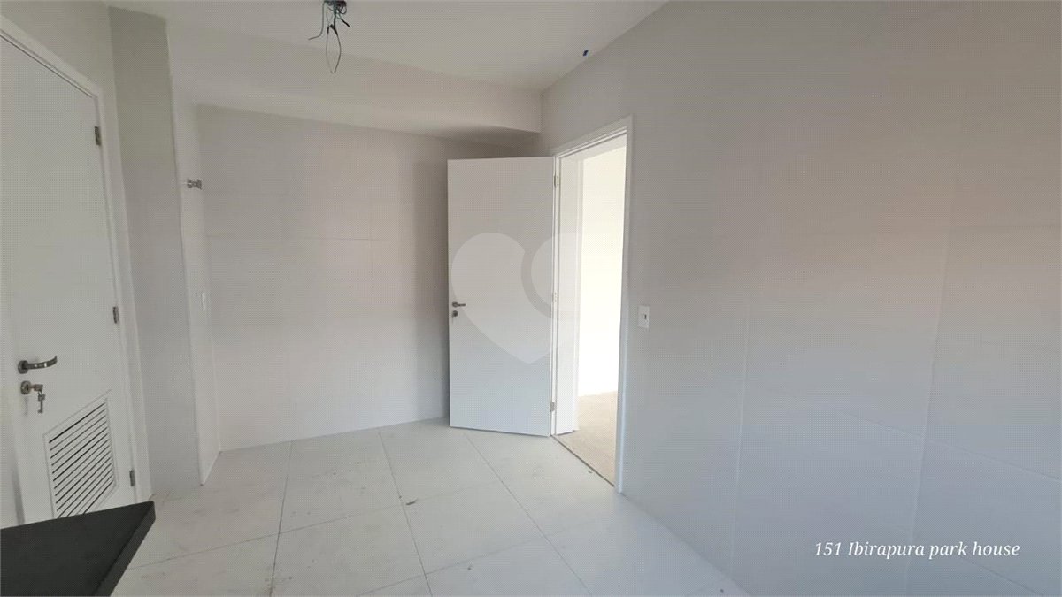 Apartamento à venda com 3 suítes em Moema, São Paulo, SP