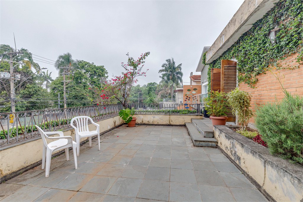 Casa à venda com 4 quartos, sendo 3 suítes,  em Alto da Boa Vista, São Paulo, SP