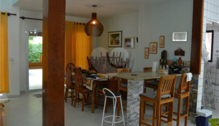 Casa à venda com 4 quartos, sendo 3 suítes,  em Costa do Sol, Bertioga, SP