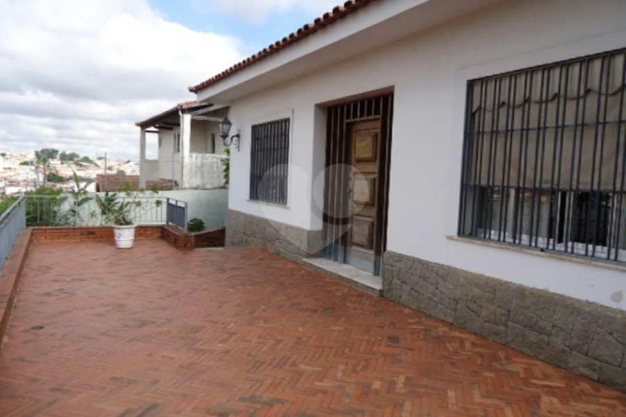 Casa Térrea à venda com 4 quartos, sendo 1 suíte,  em Jardim Peri, São Paulo, SP