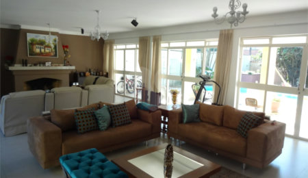 Casa à venda com 5 quartos, sendo 2 suítes,  em Vila Oliveira, Mogi das Cruzes, SP