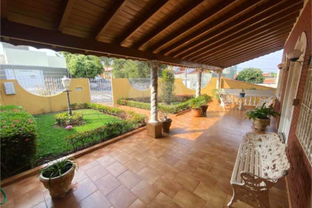 Casa à venda com 5 quartos, sendo 3 suítes, em Vila Almeida, Indaiatuba, SP