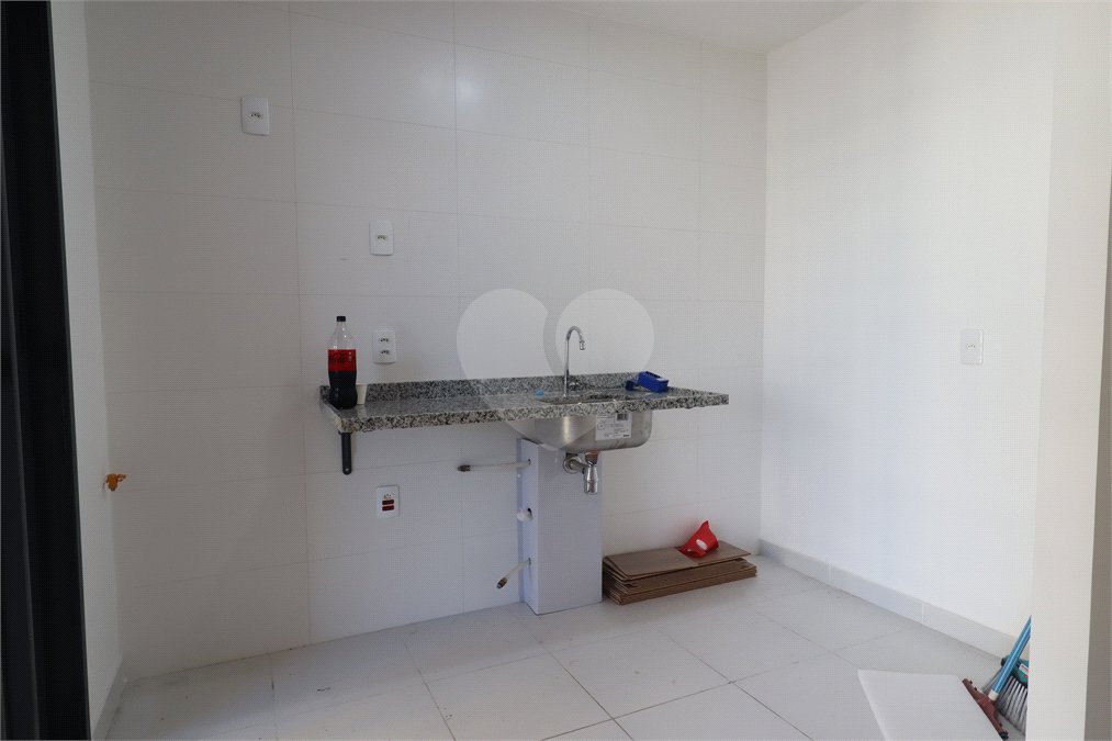 Apartamento à venda com 3 quartos, sendo 1 suíte, em Vila Anastácio, São Paulo, SP