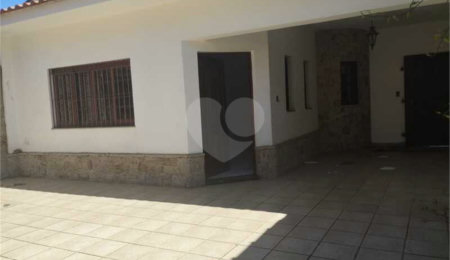 Casa à venda com 4 quartos, sendo 1 suíte,  em Santana, São Paulo, SP