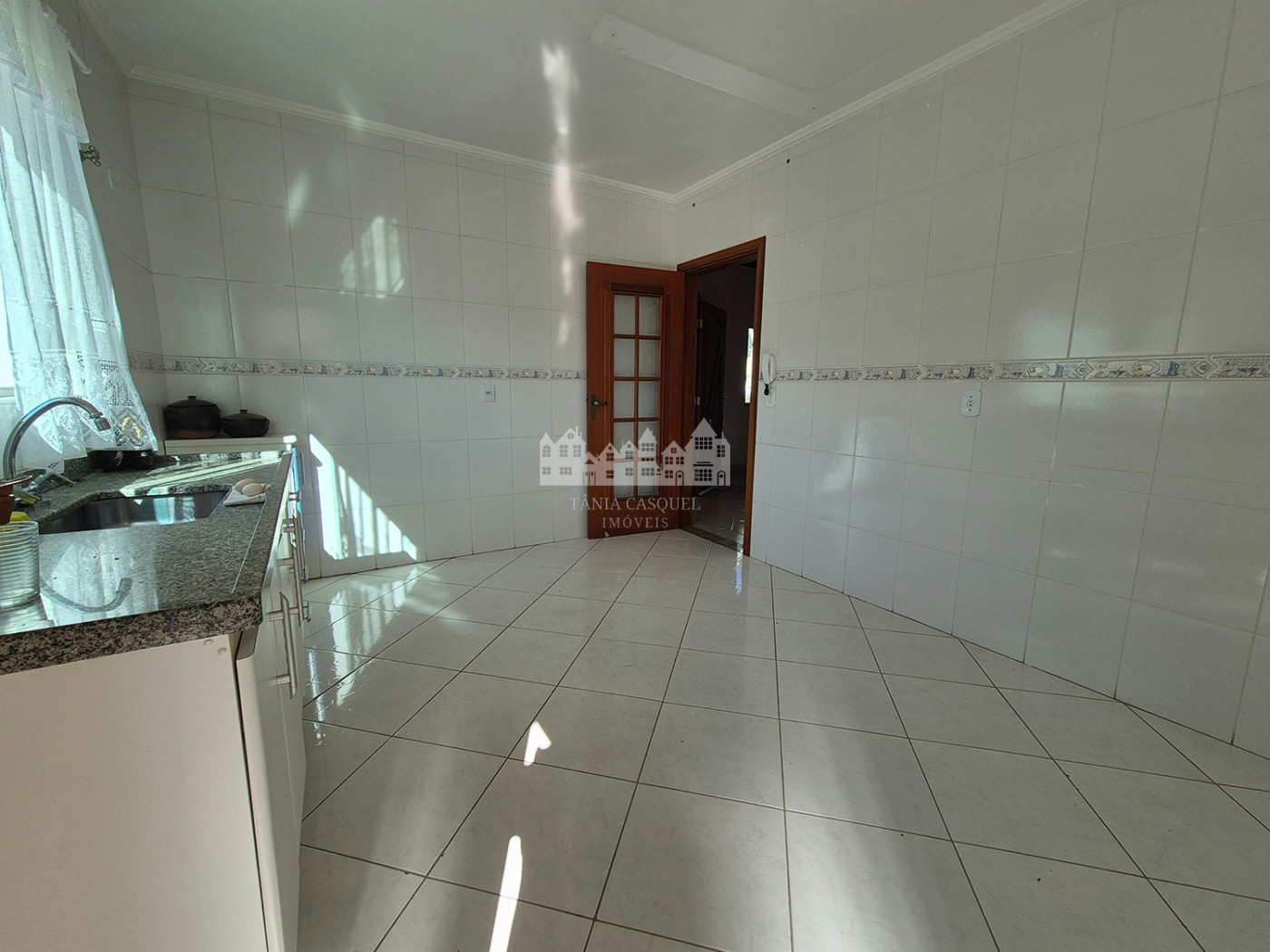 Casa à venda com 3 quartos, sendo 1 suíte, em Retiro das Fontes, Atibaia, SP
