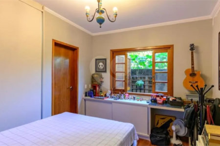 Casa à venda com 4 quartos, sendo 2 suítes,  em Granja Viana, Cotia, SP