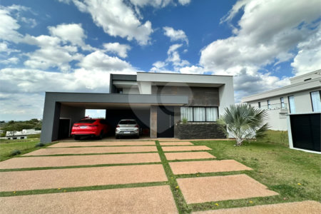 Casa à venda com 3 suítes no condomínio Villas do Golfe, Itu - SP