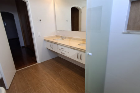 Apartamento para alugar com 3 quartos, sendo 1 suíte, em Chácara Santo Antônio, São Paulo, SP