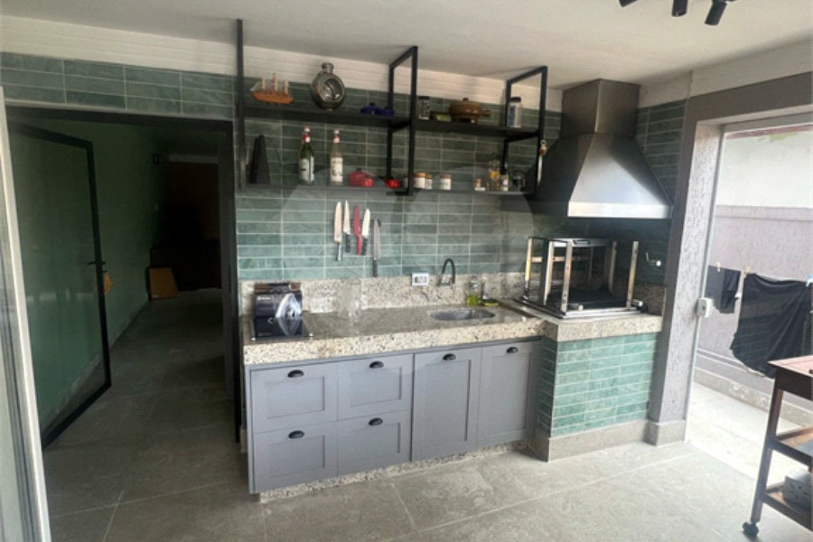Sobrado à venda com 3 quartos, sendo 1 suíte,  em Vila Irmãos Arnoni, São Paulo, SP