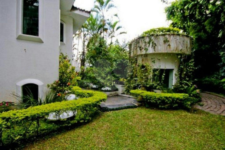 Casa à venda ou para alugar com 5 suítes em Jardim São Bento, São Paulo, SP