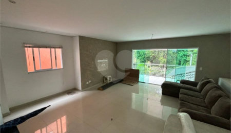 Sobrado à venda com 3 quartos, sendo 1 suíte,  em Horto, São Paulo, SP