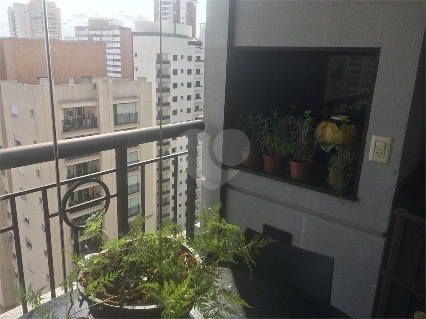Apartamento à venda com 4 quartos, sendo 3 suítes, em Moema, São Paulo, SP