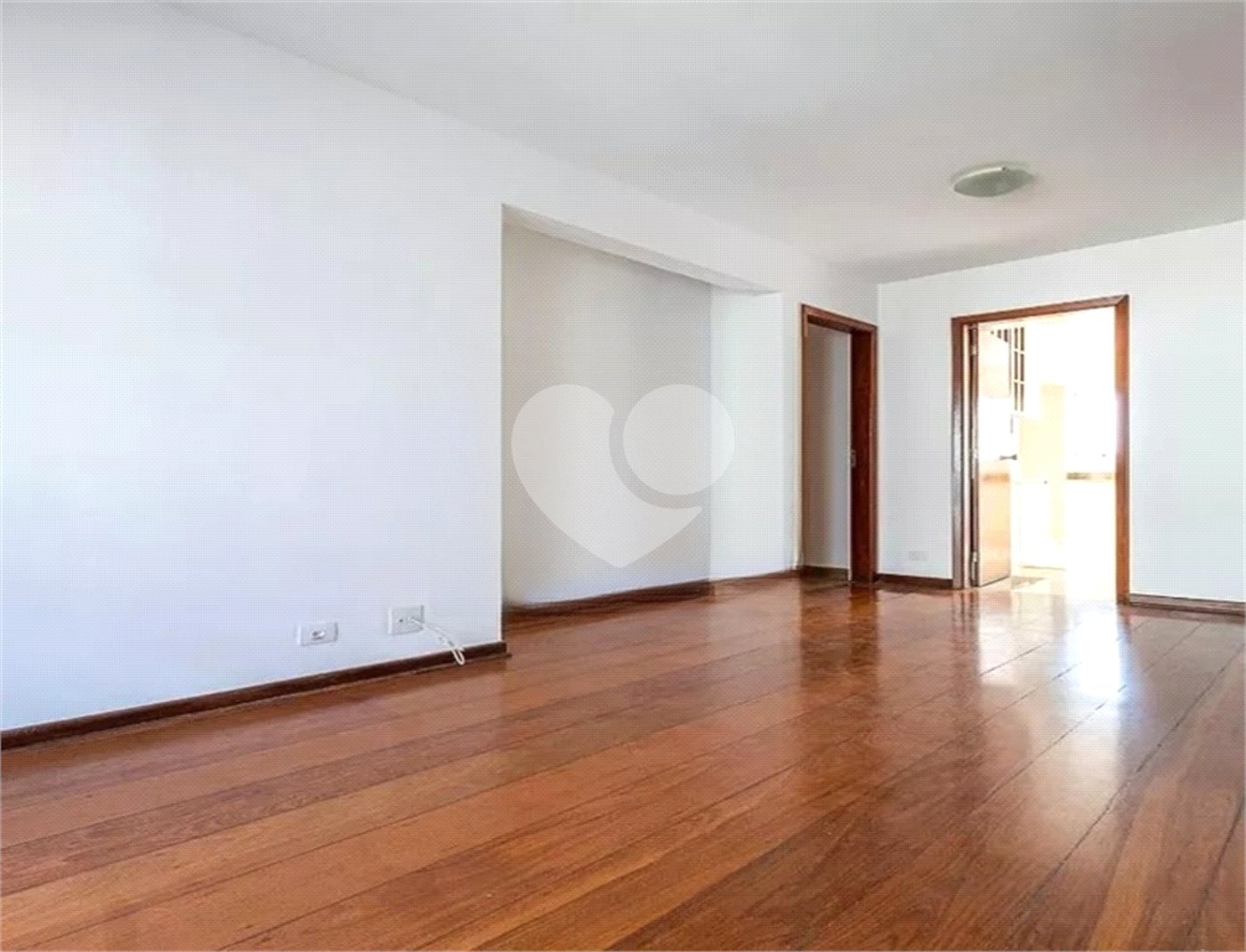 Apartamento à venda com 3 quartos, sendo 1 suíte,  em Cerqueira César, São Paulo, SP