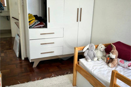 Casa à venda com 4 quartos, sendo 2 suítes, em Planalto Paulista, São Paulo, SP