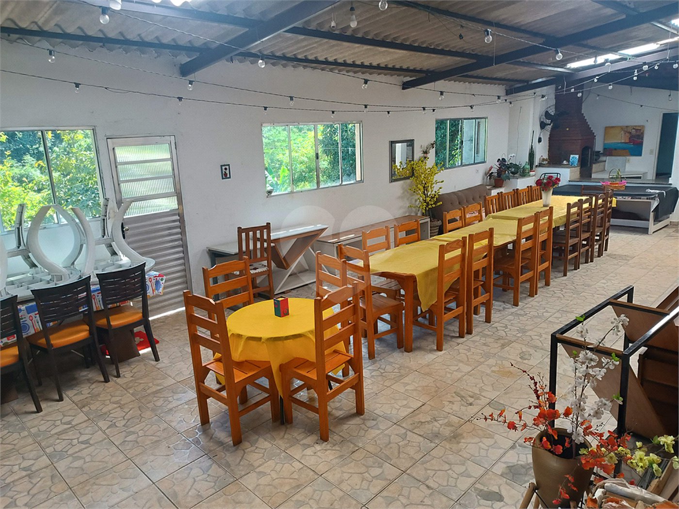 Chácara à venda com 7 quartos, sendo 1 suíte, no Centro (mailasqui), São Roque, SP