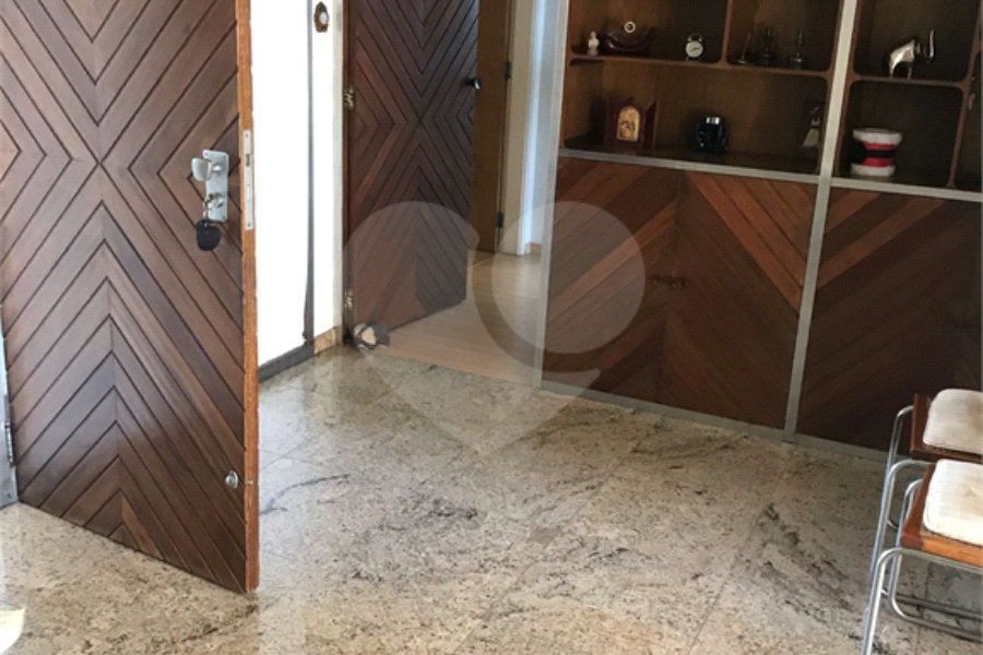 Sobrado à venda com 5 quartos, sendo 1 suíte, em Santana, São Paulo, SP