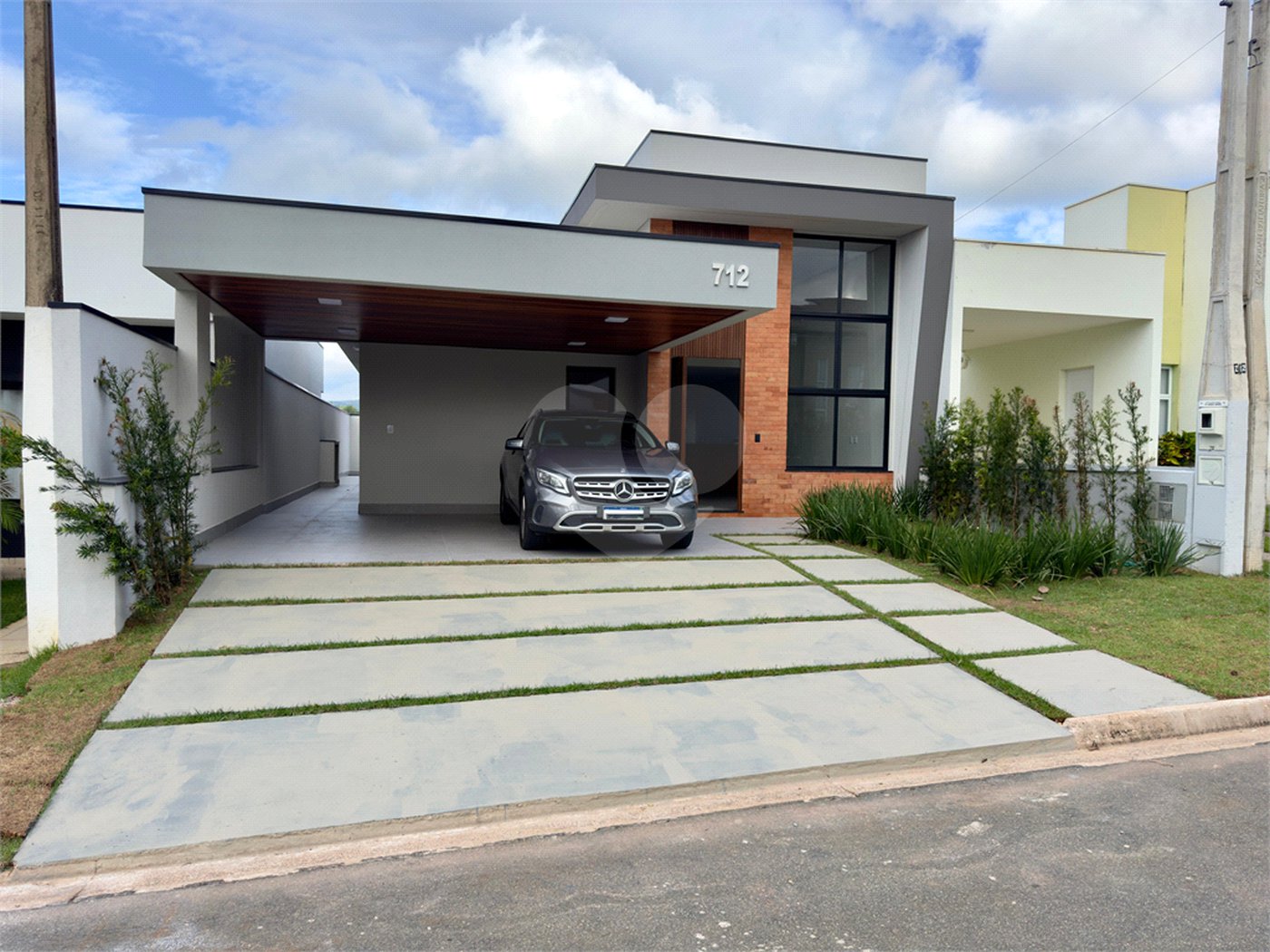 Casa à venda com 3 suítes no condomínio Residencial Phytus, Cabreúva - SP