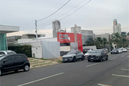 Indaiatuba - Venda - Galpão comercial :- Av Fábio Ferraz Bicudo - Alto padrão na localização e construção - R$ 5.500.000,00 - Em frente ao Day Hospital Indaiatuba - 04 banheiros - 02 copas -05 vagas - Lote 360 metros - Área construída 397 ms - Locação R$ 26.800,00 mais IPTU - R$ 650,00
