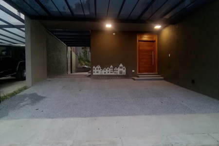 Casa à venda com 3 suítes no condomínio Lá Reserva Atibaia, Atibaia - SP