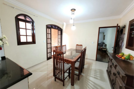Sobrado à venda com 3 quartos, sendo 1 suíte, em Campo Grande, São Paulo, SP