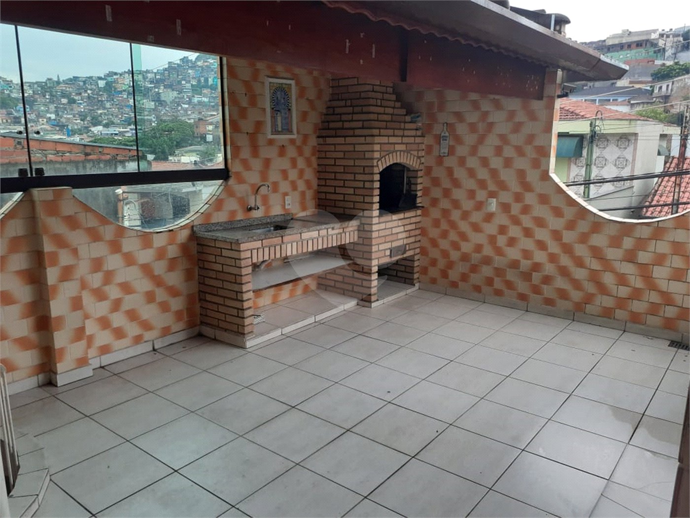 Sobrado à venda com 4 quartos, sendo 2 suítes, em Tremembé, São Paulo, SP
