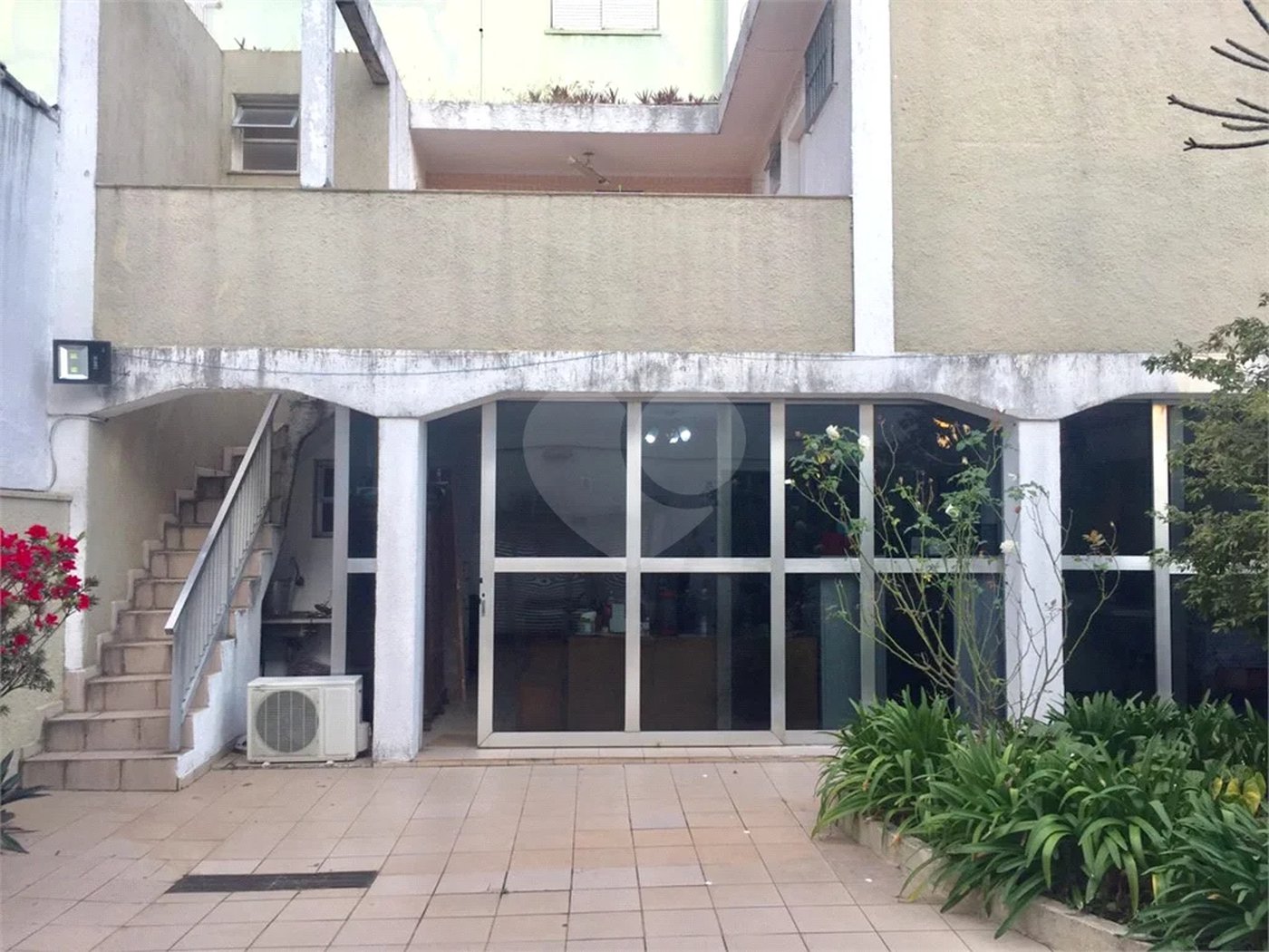 SOBRADO COM 450M² PARA VENDA OU LOCAÇÃO 4 DORMITÓRIOS 2 SUÍTES 4 VAGAS PLANALTO PAULISTA SP
