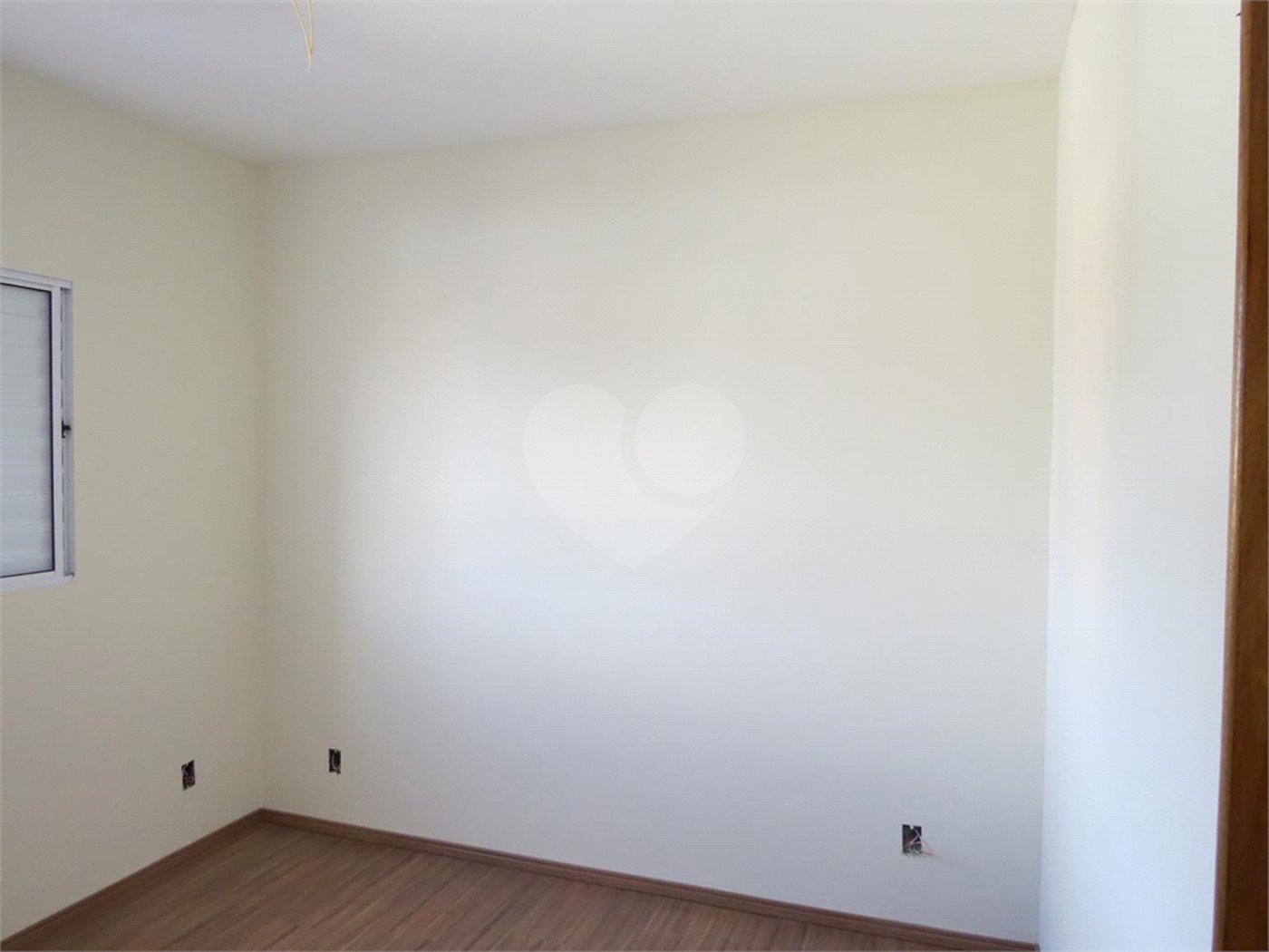 Apartamento à venda com 2 quartos, sendo 1 suíte,  em Vila Suissa, Mogi das Cruzes, SP