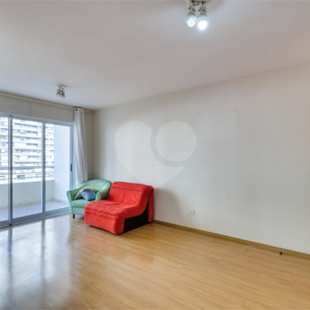 Apartamento à venda com 3 quartos, sendo 1 suíte, em Chácara Santo Antônio (zona Sul), São Paulo, SP