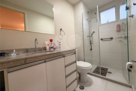 Apartamento à venda com 3 suítes em Jardim Marajoara, São Paulo, SP