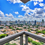 Apartamento à venda com 4 quartos, sendo 2 suítes,  em Jardim das Acácias, São Paulo, SP