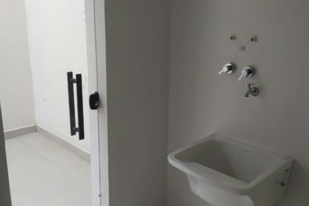 Sobrado com 3 dormitórios à venda, 107 m² por R$ 825.000,00 - Estuário - Santos/SP