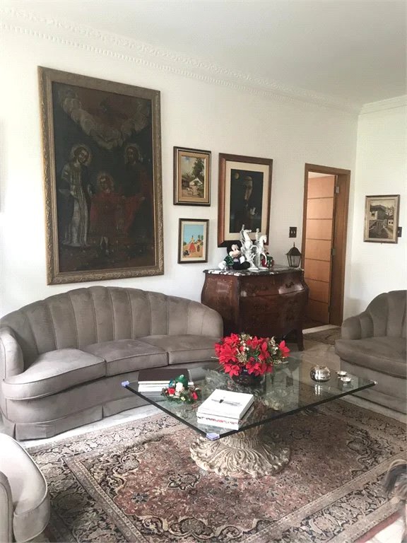 Casa à venda com 4 suítes em Jardim Leonor, São Paulo, SP