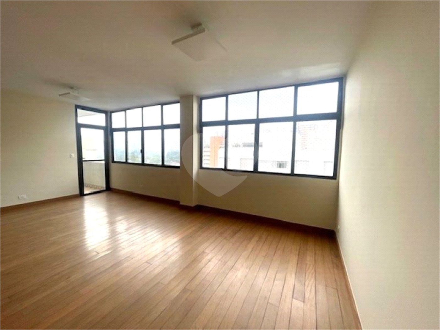 Apartamento à venda ou para alugar com 3 quartos, sendo 1 suíte, em Itaim Bibi, São Paulo, SP