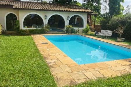 Casa à venda com 4 quartos, sendo 2 suítes, no condomínio Comendador Elias Jafet, São Paulo - SP