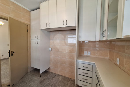 Casa à venda ou para alugar com 4 quartos, sendo 2 suítes,  em Santa Rosa, Vinhedo, SP