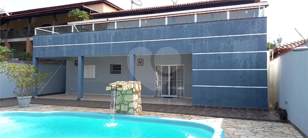 Casa à venda com 8 quartos, sendo 3 suítes,  no condomínio Terras de Santa Rosa, Salto - SP