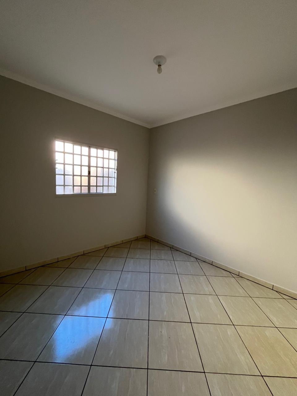 Casa à venda com 4 quartos, sendo 1 suíte,  em Jardim Maristela, Três Lagoas, MS