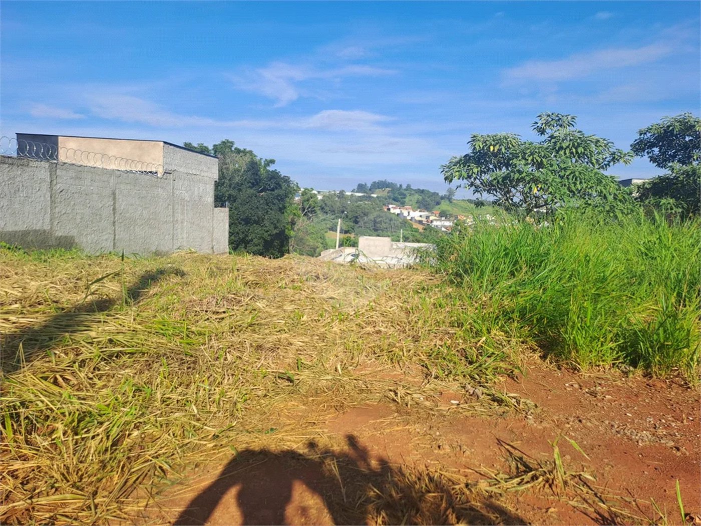 Terreno de 274 metros - Próximo ao Centro de Louveira