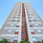 Apartamento de 127 m² em andar alto, com vista livre, 3 suítes planejadas, sacada gourmet envidraçada, 2 vagas e lazer completo, próximo ao Shopping Golden Square e à Avenida Kennedy.